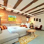 Avahome: Haus Fuer 16, Wlan, Parkplaetze, Netflix, Nespresso * كاندل