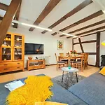 Avahome: Haus Fuer 16, Wlan, Parkplaetze, Netflix, Nespresso *