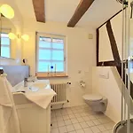 Avahome: Haus Fuer 16, Wlan, Parkplaetze, Netflix, Nespresso كاندل