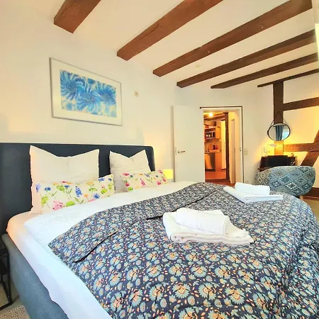 Lägenhet Avahome: Haus Fuer 16, Wlan, Parkplaetze, Netflix, Nespresso Kandel