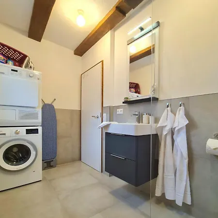 Apartment Avahome: Haus Fuer 16, Wlan, Parkplaetze, Netflix, Nespresso