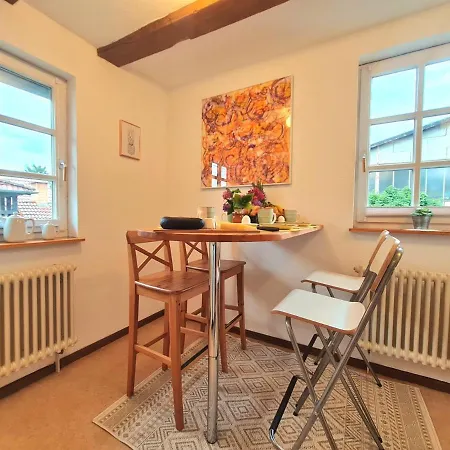 Lägenhet Avahome: Haus Fuer 16, Wlan, Parkplaetze, Netflix, Nespresso Kandel