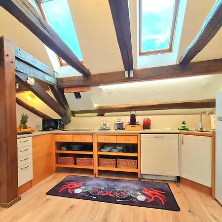 Avahome: Haus Fuer 16, Wlan, Parkplaetze, Netflix, Nespresso Lägenhet Kandel