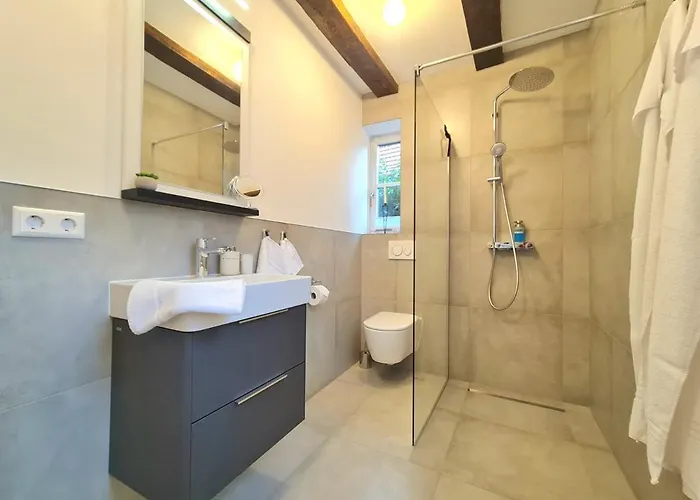 Avahome: Haus Fuer 16, Wlan, Parkplaetze, Netflix, Nespresso * 칸델