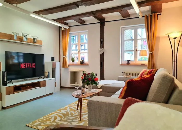 아파트 Avahome: Haus Fuer 16, Wlan, Parkplaetze, Netflix, Nespresso