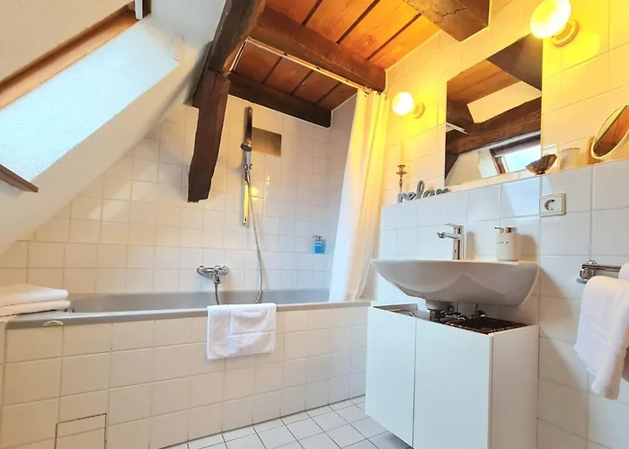 Apartamento Avahome: Haus Fuer 16, Wlan, Parkplaetze, Netflix, Nespresso