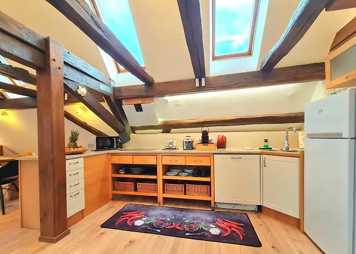 Avahome: Haus Fuer 16, Wlan, Parkplaetze, Netflix, Nespresso 아파트 칸델